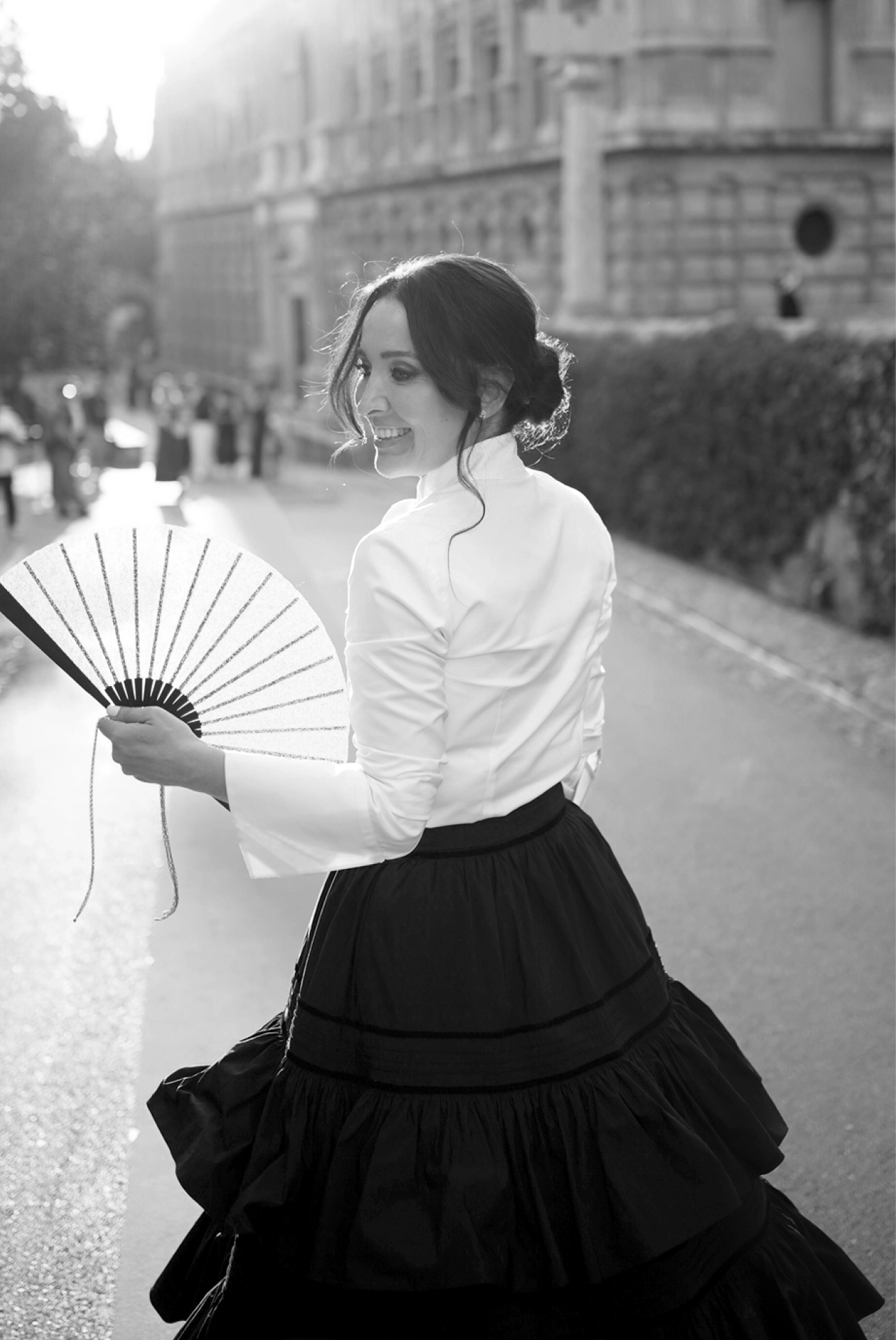 Cruz Sánchez de Lara, directora ejecutiva de EL ESPAÑOL, durante la alfombra roja del evento ‘La Alfombra de la cultura y el liderazgo femenino en Granada’