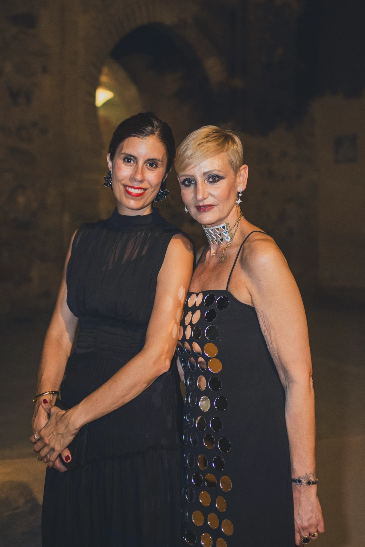 Cecilia Sánchez y Monica Cigognini posando en el cocktail