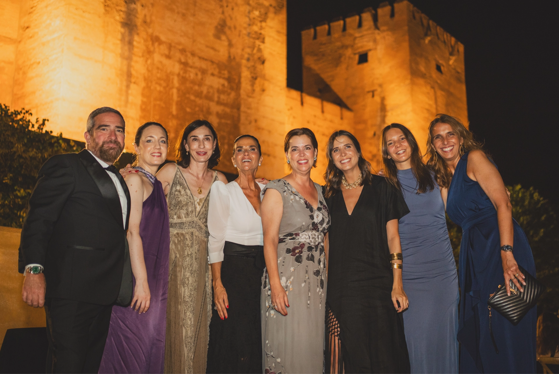 Invitados disfrutando del cocktail en la Alhambra