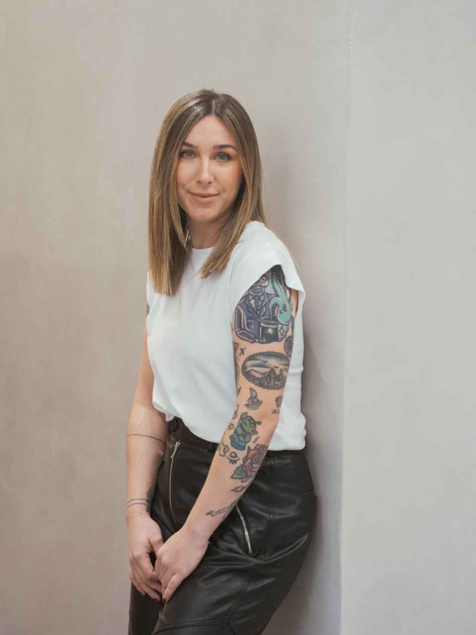 Foto uno de Cris Lazarraga con el look tres