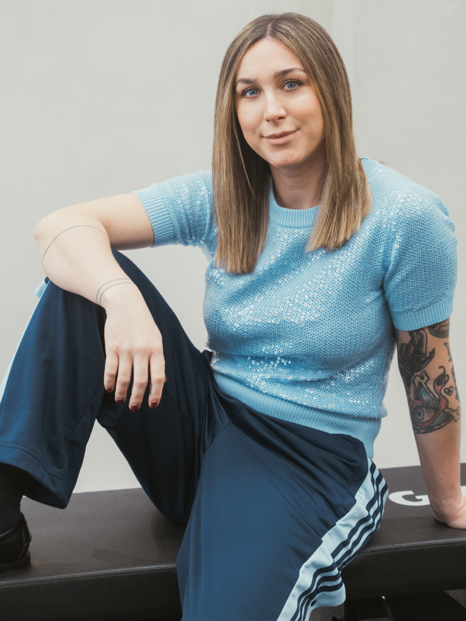 Foto uno de Cris Lazarraga con el look dos