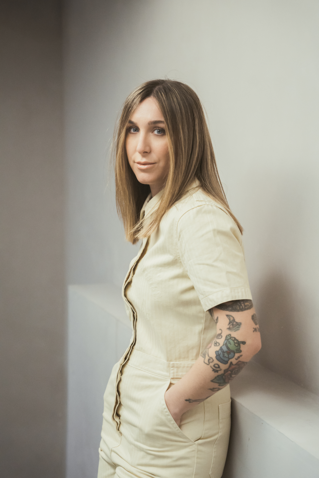 Foto uno de Cris Lazarraga con el look uno