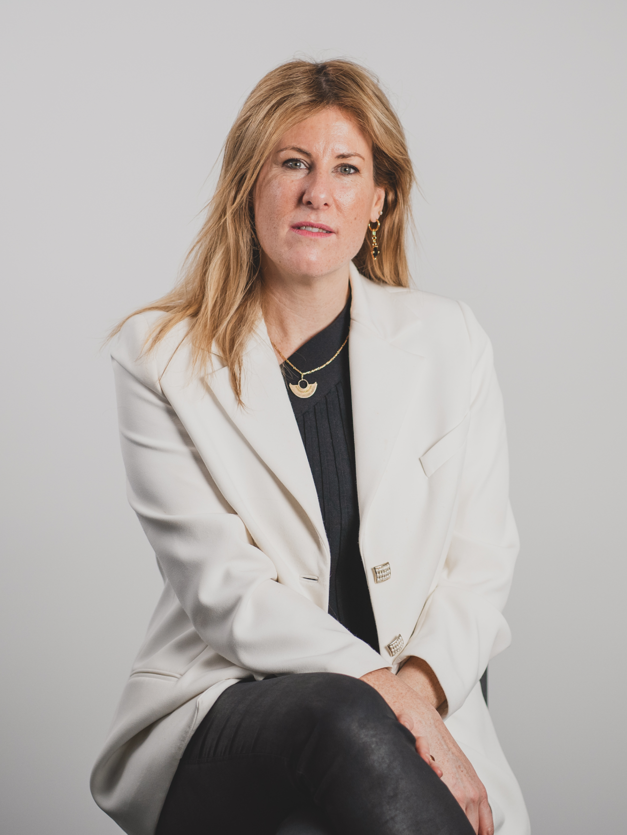 Foto dos de la cabecera de la producción de Magas de todas las madres