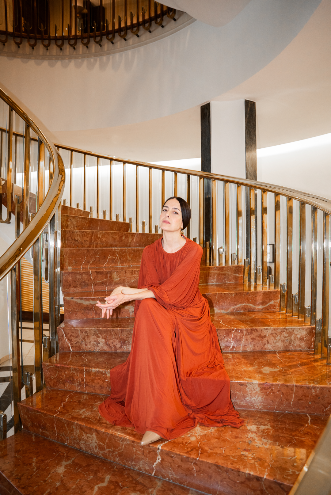 Foto uno de Cecilia Súarez con el look cuatro