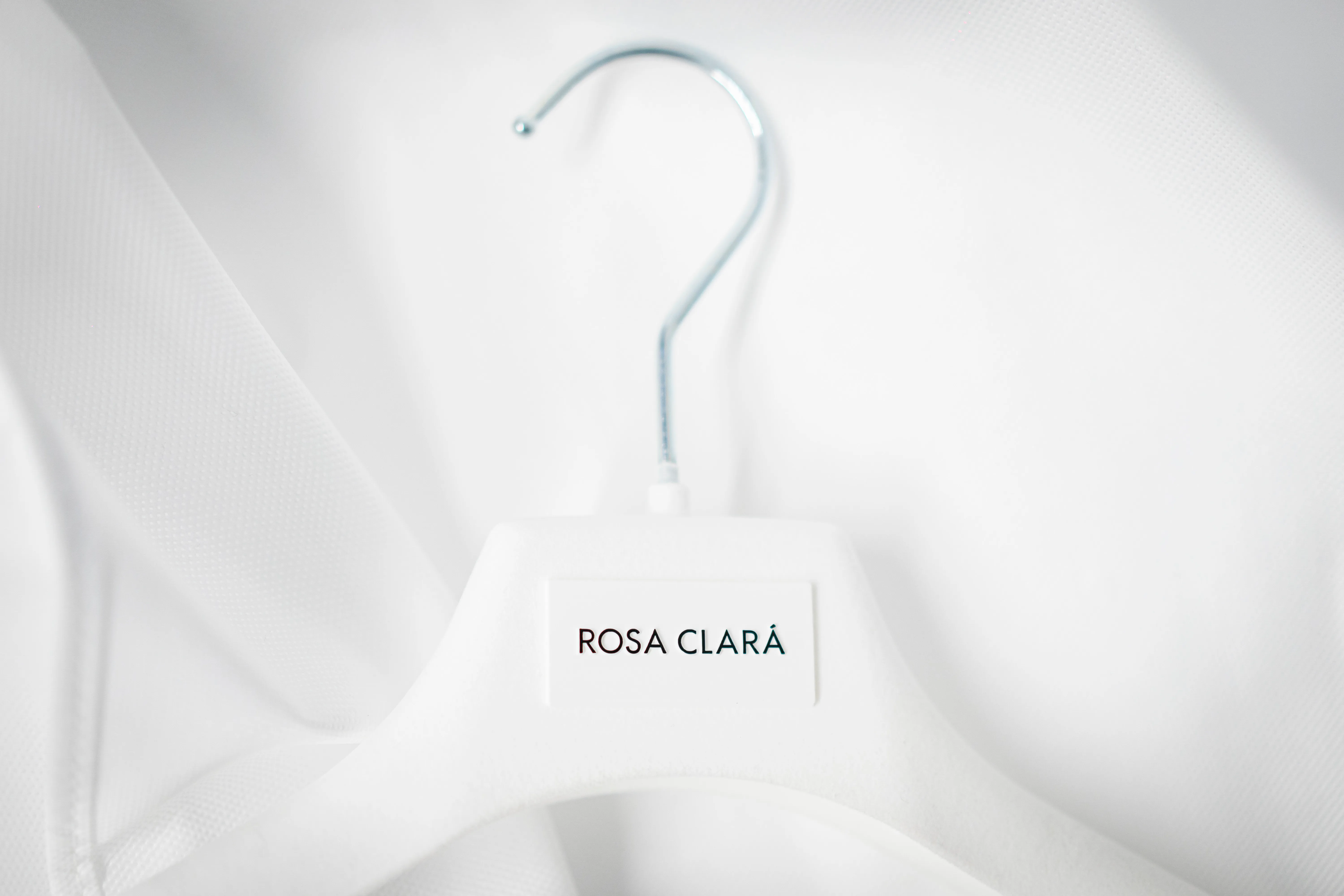 Foto detalle de una percha de Rosa Clará