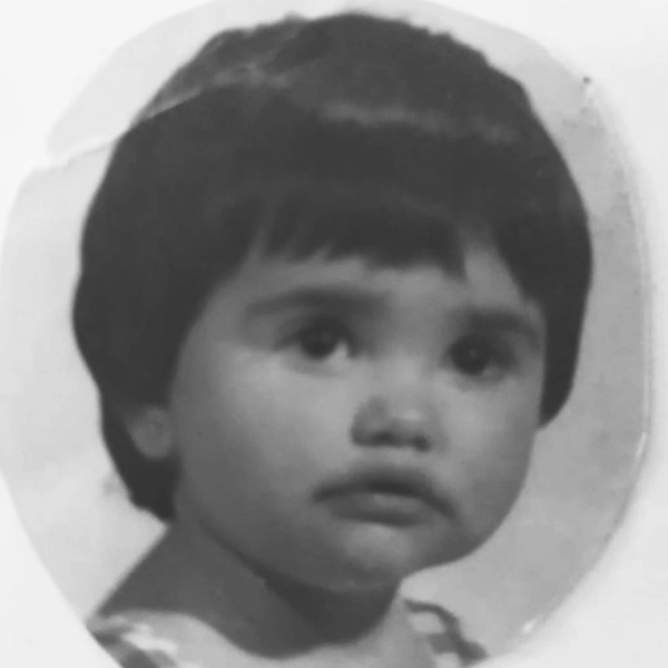 Foto de retrato de Penélope Cruz cuando era un bebe