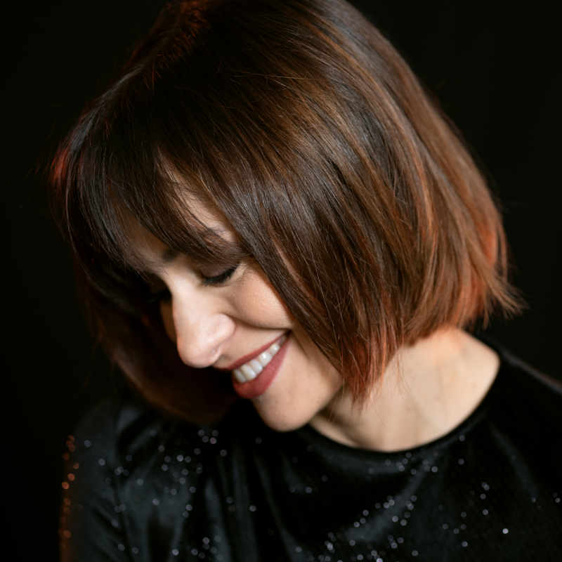 Foto dos de Natalia con el look dos