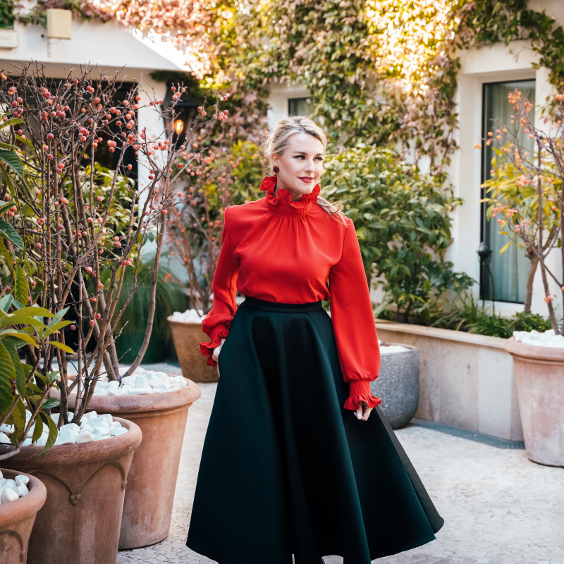 Foto uno de Nayra González con el look dos