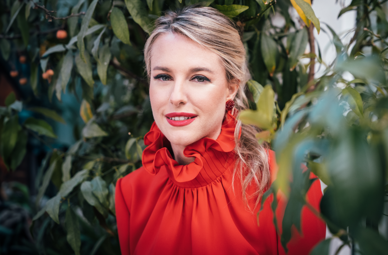 Foto dos de Nayra González con el look dos