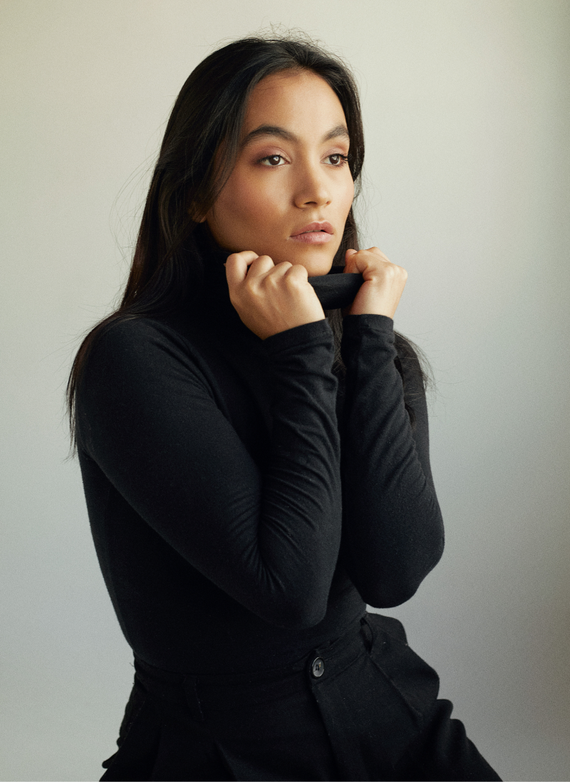 Foto tres de Susana Morales en estudio de retrato