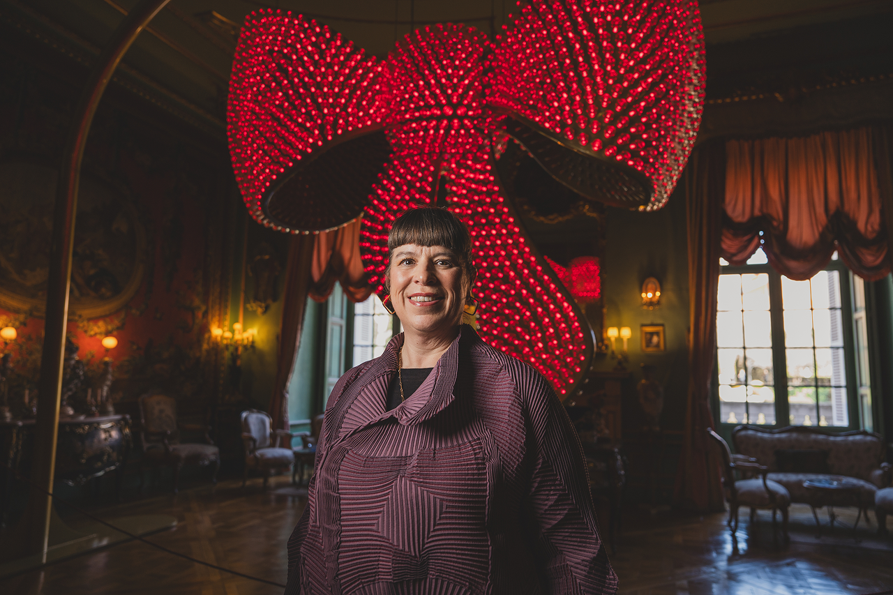 Foto tres de Joana Vasconcelos en el Palacio de Liria de la mano de Dior